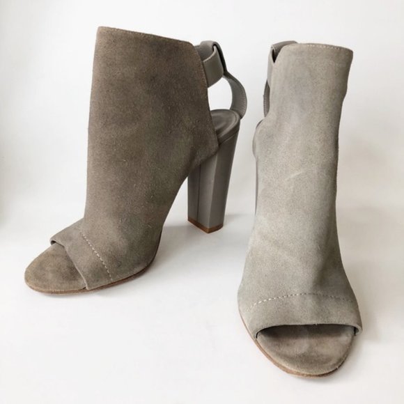 Vince Addison Peep Toe Bootie Woodsmoke Taupe 7 - Picture 1 of 8